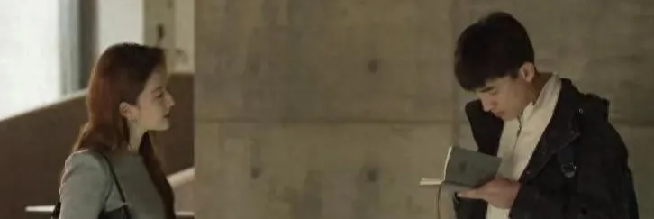 《玫瑰的故事》为何玫瑰敢对傅家明大吼,却从不敢对方协文发疯?揭秘背后的权力游戏