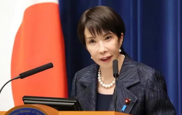 高市早苗联大讲话翻车现场：痛斥俄罗斯“侵略”声嘶力竭，美国空袭伊朗这笔账她一个字