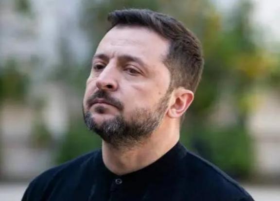 泽连斯基终于意识到！俄乌冲突这场战争毫无意义，乌克兰老百姓从头到尾承受苦难，只因