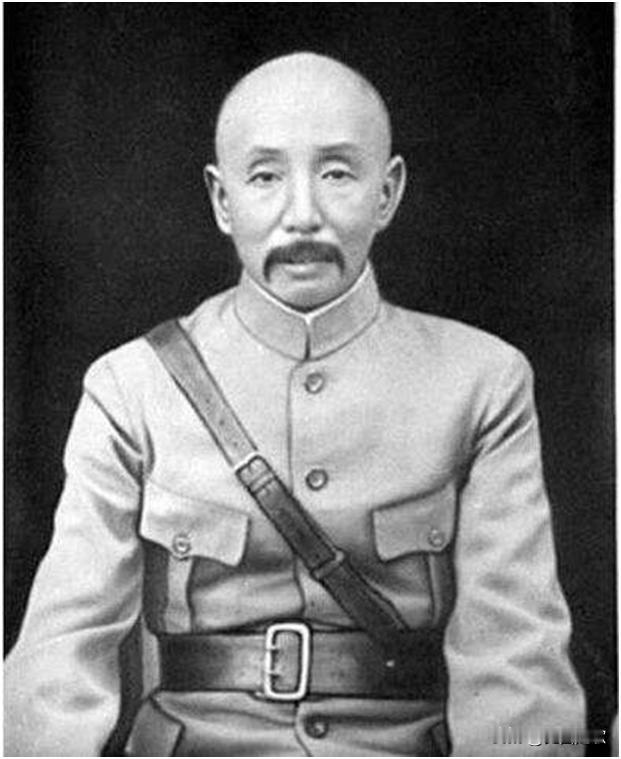 张作霖帐下有一个警卫连长，因为彩礼不够娶不到媳妇，张作霖生气地说：“你没有提我的
