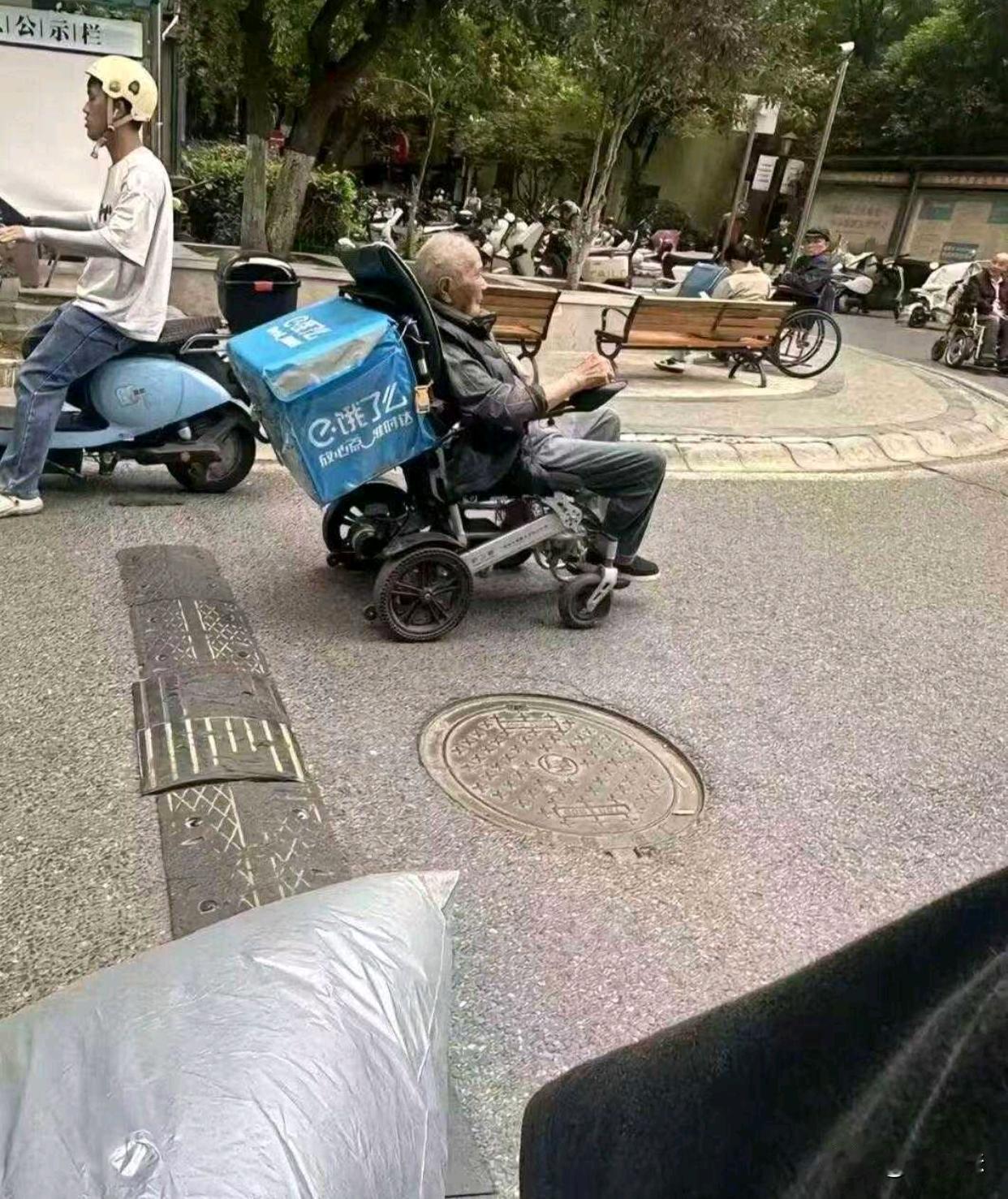 这是捡的箱子还是恶搞？