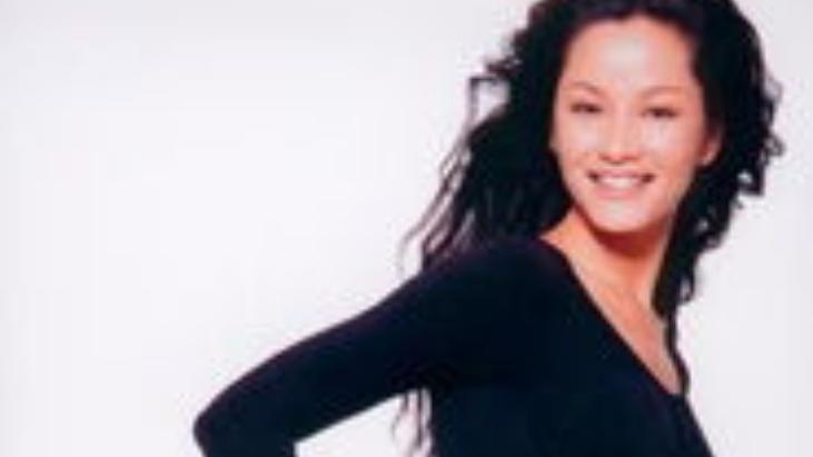 你知道吗？“瞿颖香奈儿老了还是香奈儿”成了近期网络热议话题。54岁的瞿颖，以奢侈