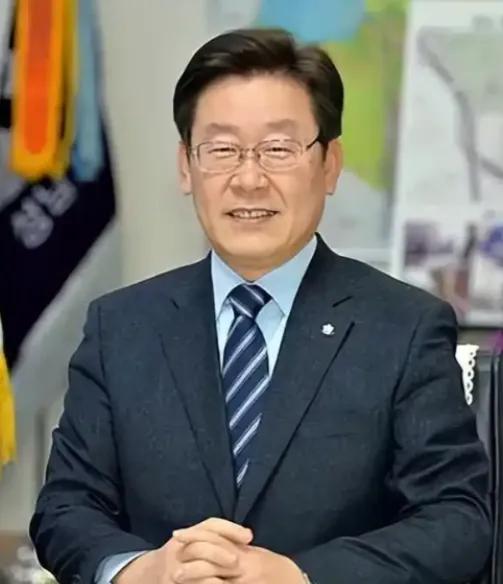 上海街头这栋老房子，最近挤满了韩国人。它不是景点，是1926年韩国临时政府在上