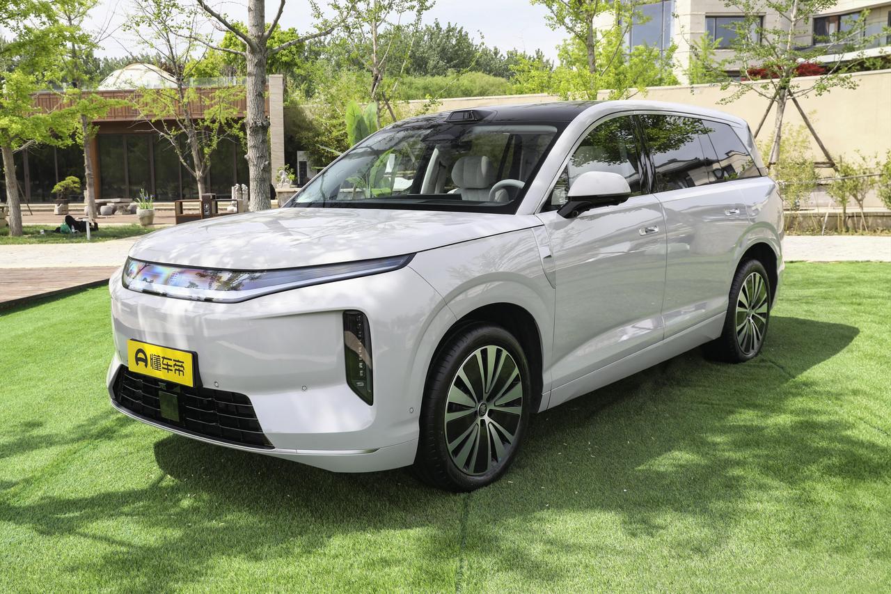 等等党赢麻了！比亚迪大唐预售25万起，950km续航+闪充太香了家人们谁懂啊！