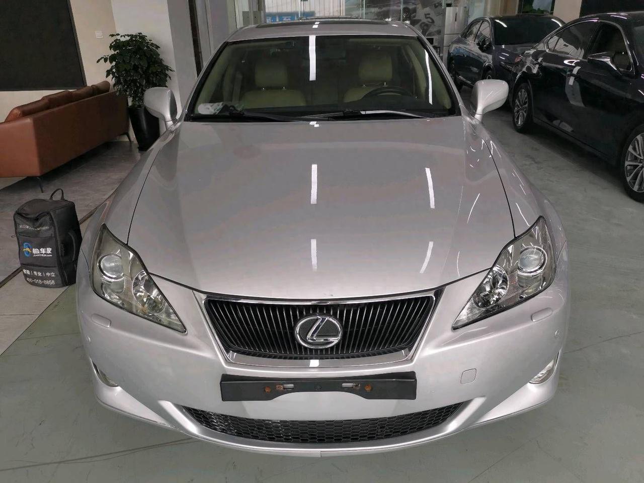 08年的雷克萨斯IS300还卖6万，懂车的都在夸，不懂的都在骂！前几天验了一台