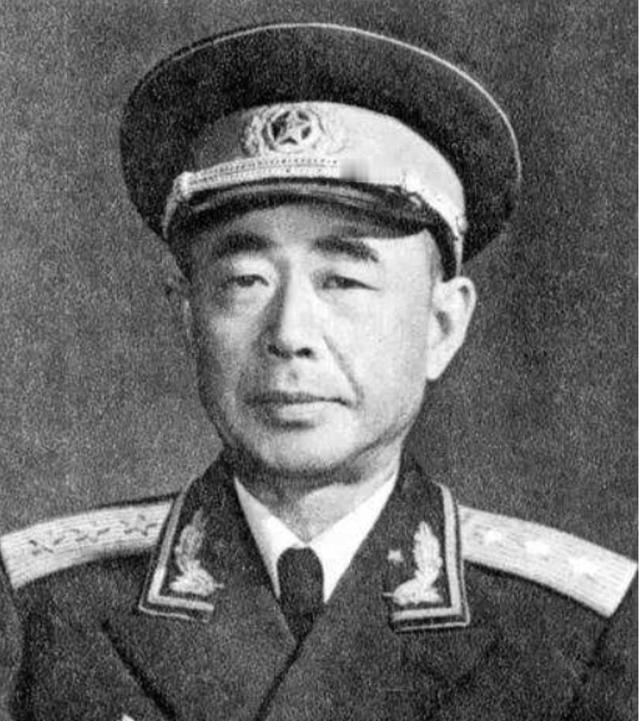 陈明仁宣布长沙起义后，其嫡系第71军在军长彭锷带领下叛逃。熊新民奉命追回第71军