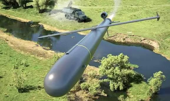 *英国正在为乌克兰测试一种新型远程打击武器“夜幕”，射程500公里，250公斤战