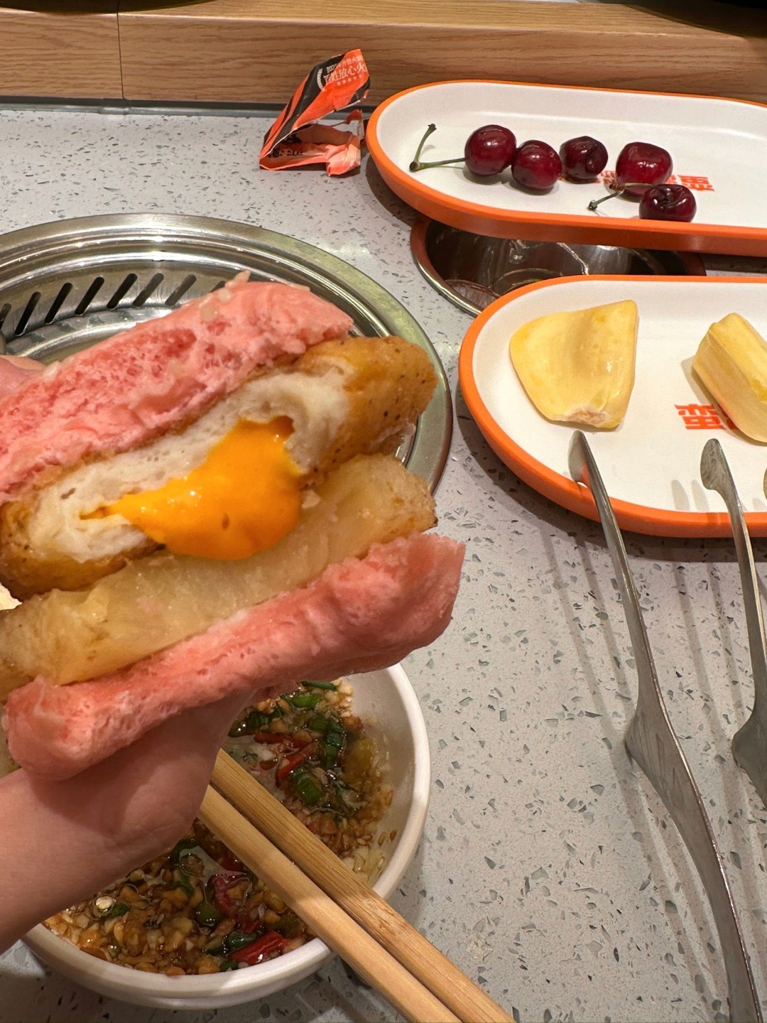 大家中午好，吃点美食呢​​​