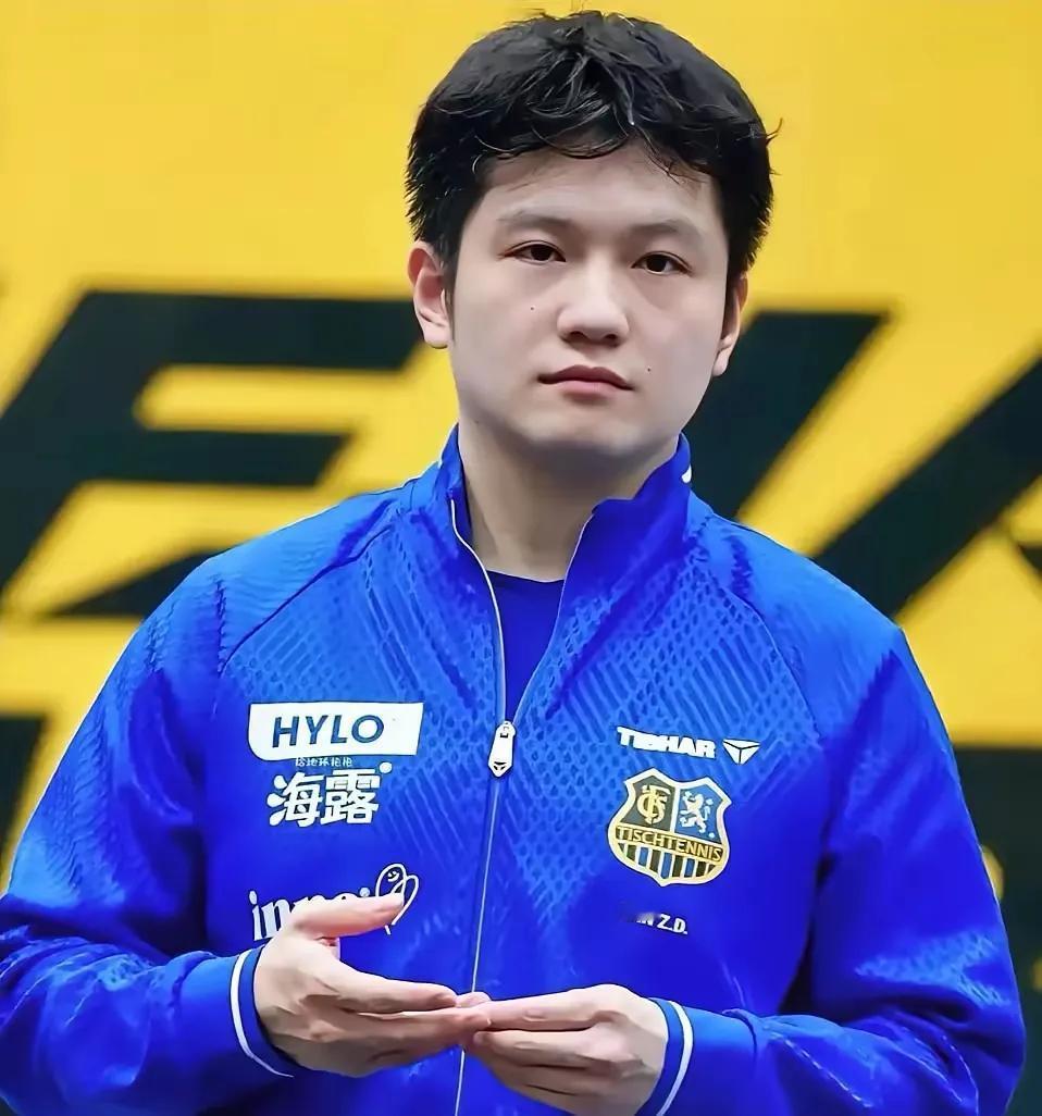 樊振东又站在了两难路口，怎么选，好像都难开心。最近赛场状态明显不对，接连输