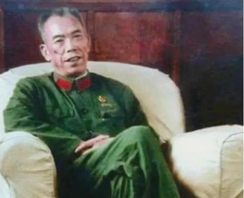 1980年，被组织审查和劳动锻炼长达8年的梁兴初将军，终于等到了处理结果：免除党