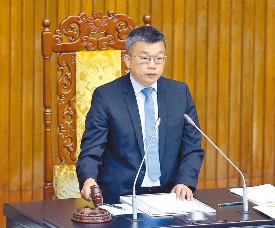 对于赖清德无法顺利窜访史瓦帝尼（斯威士兰），民进党团总召蔡其昌紧接在代表“立法部