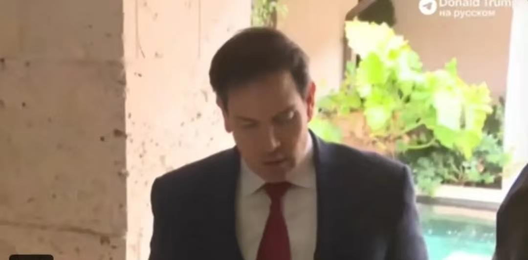 美乌闭门会掐架，地图数据对不上，到底谁撒了谎。美国国务卿布林肯带着团队在佛罗里