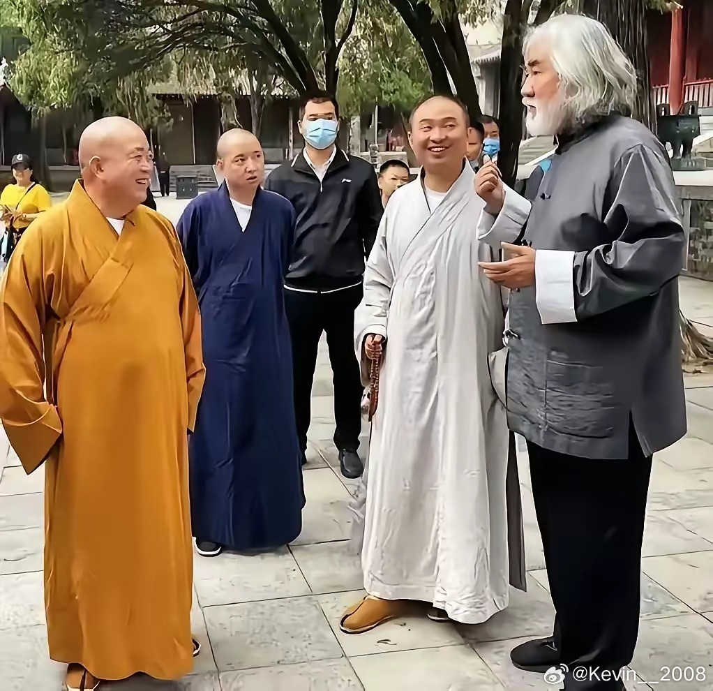 张纪中曾经拜访释永信，大家觉得他们两人在讨论什么问题？​​​