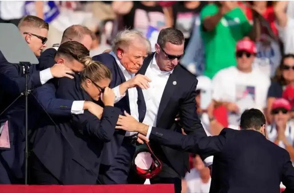 伊朗可能惹祸了，他们居然播放特朗普2024年险遭暗杀片段，并配文“这一次，子弹不