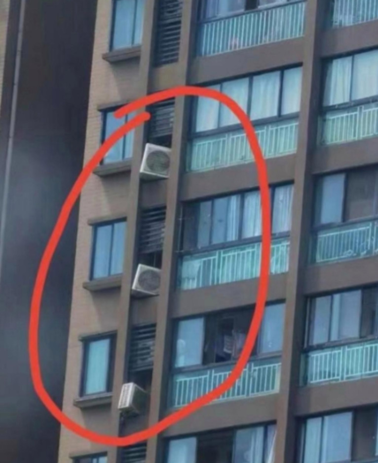 吉林15岁女孩趁父母不在家，邀请男同学来家里玩。不料，半夜父亲突然回家，担心被责