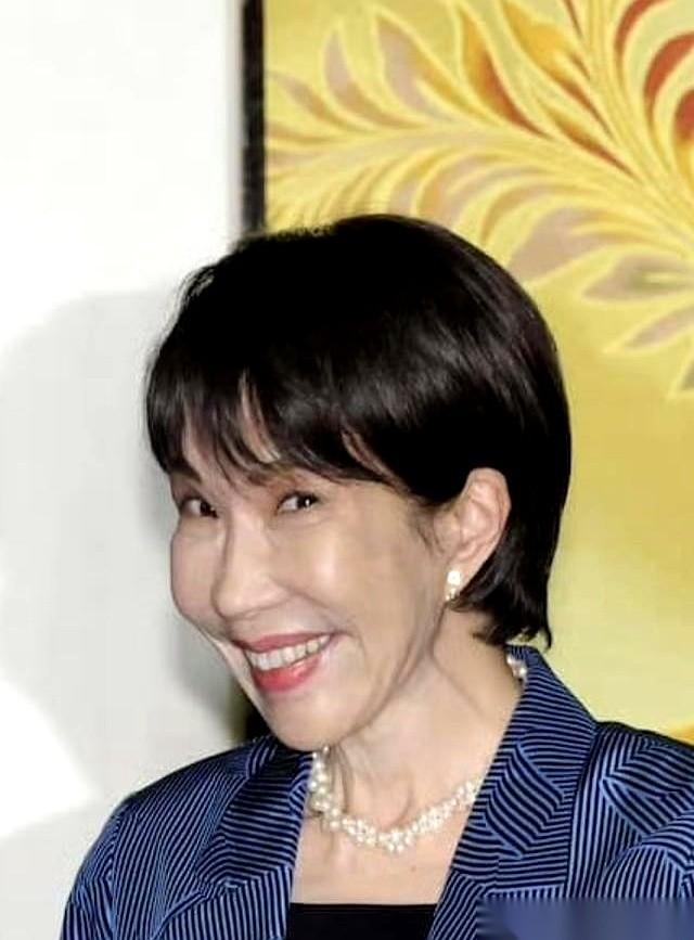 上午，内阁集体辞职。下午，还是那拨人，一个不少，又被任命回来了。懵了吧？我