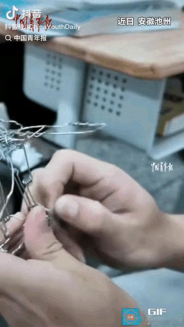 手脑并用，动手能力强，想象力太丰富了，创造力也厉害，这样的孩子太棒了[赞][赞]