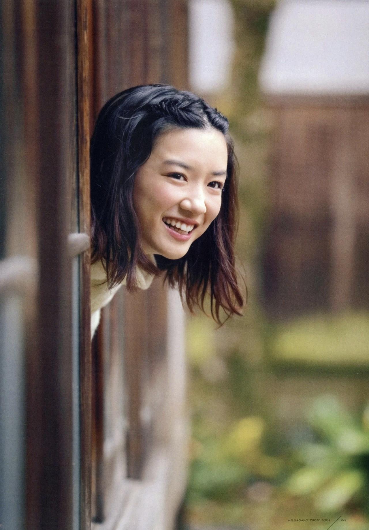 多么甜蜜的笑容啊！看看气质女神的穿着搭配吧精致女神范穿搭大方优雅穿搭气质型