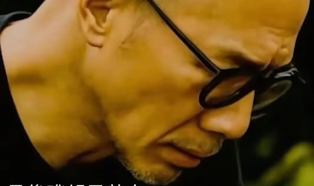具俊晔把自己熬成苦情男主，七夕也是在墓地过的。满脸沧桑与悲痛的这位韩国姑爷，为