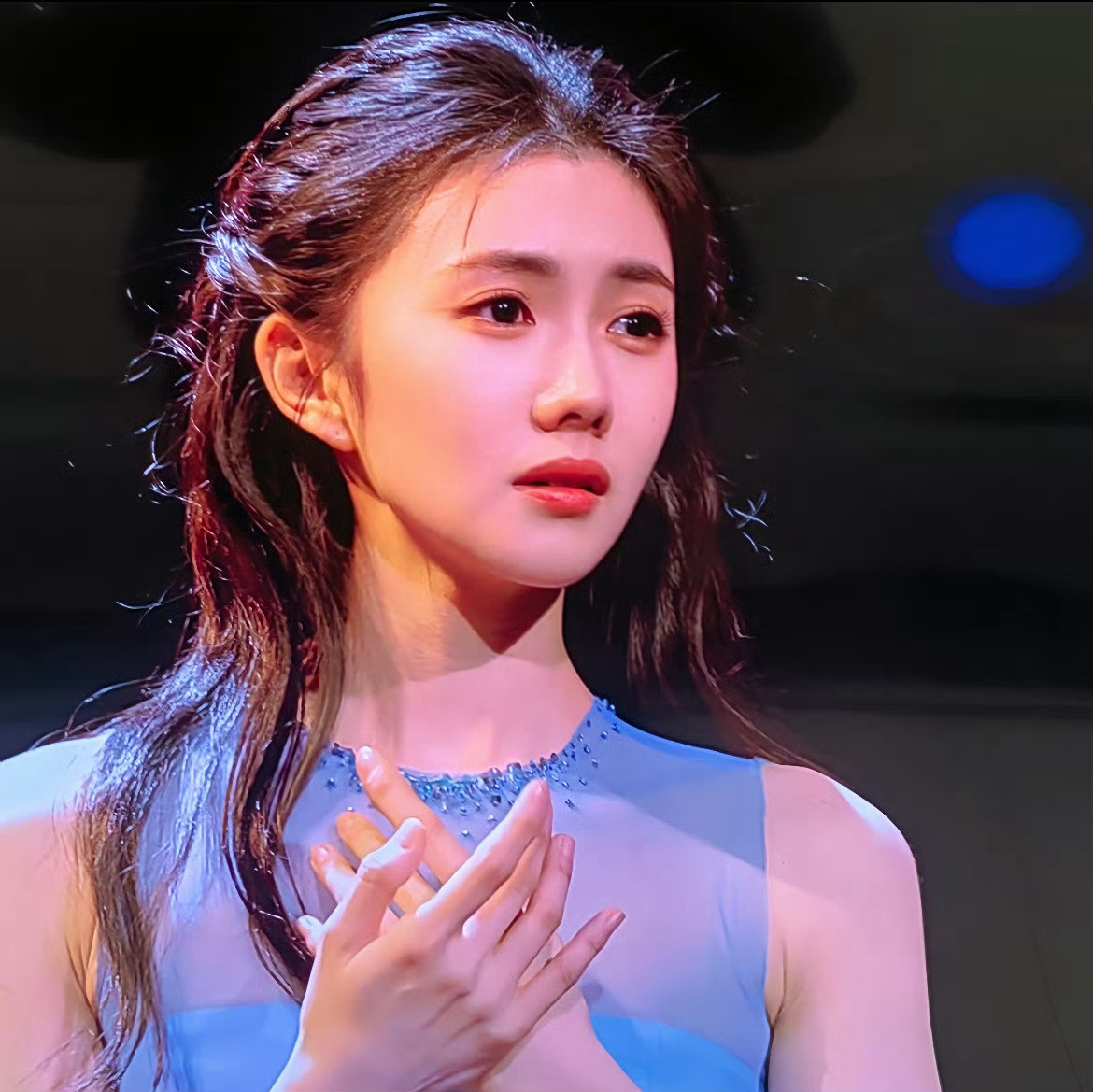存子生图眼睛比精修大模糊的生图清晰的美貌，完全小鹿眼睛啊我们浩存！特别灵动的完美