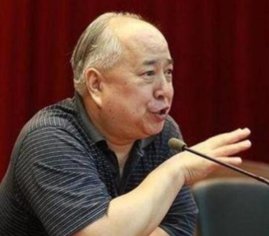 “中美差距有多大？”中国科学院院士姜伯驹一语惊人：“不是别人卡我们脖子，而是我们