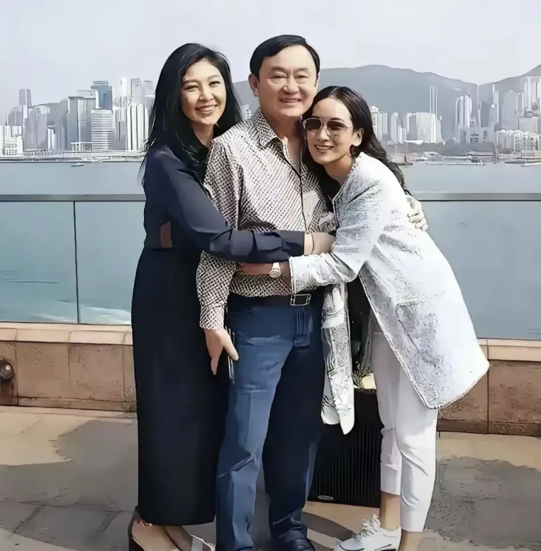 照片里三个人都不简单啊