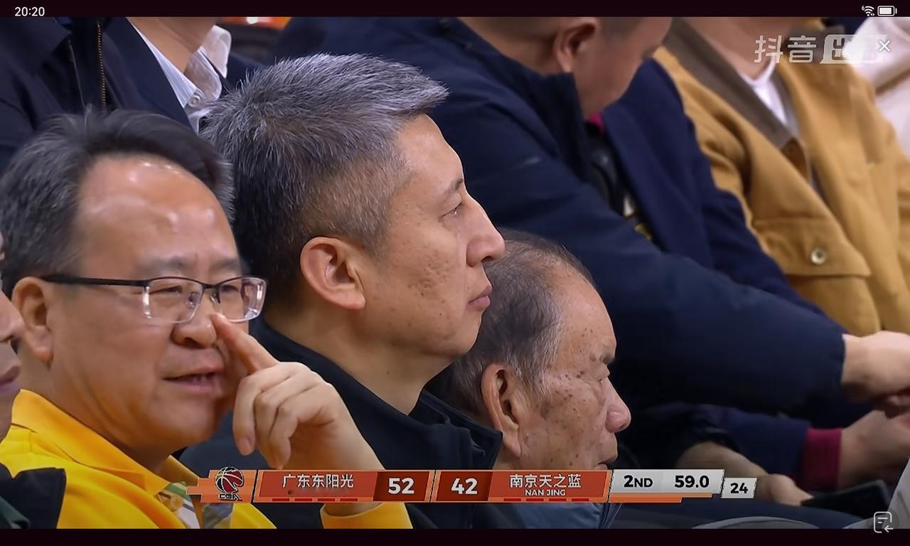 郭士强就这样被直播给面子，就一个侧脸给交待，输球也不应该这样苛刻吧？看似直播