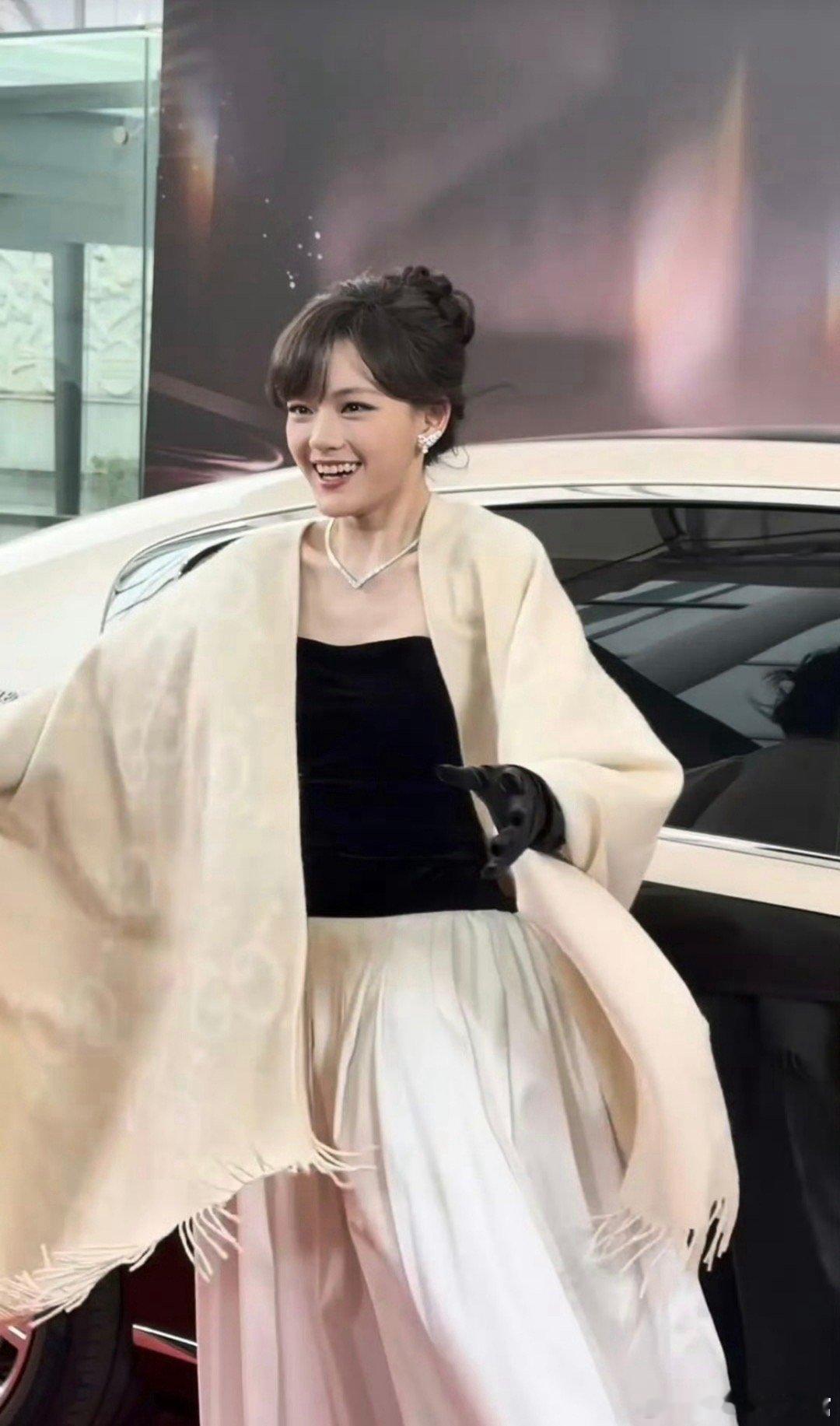 文淇下车瞬间好可爱呀！