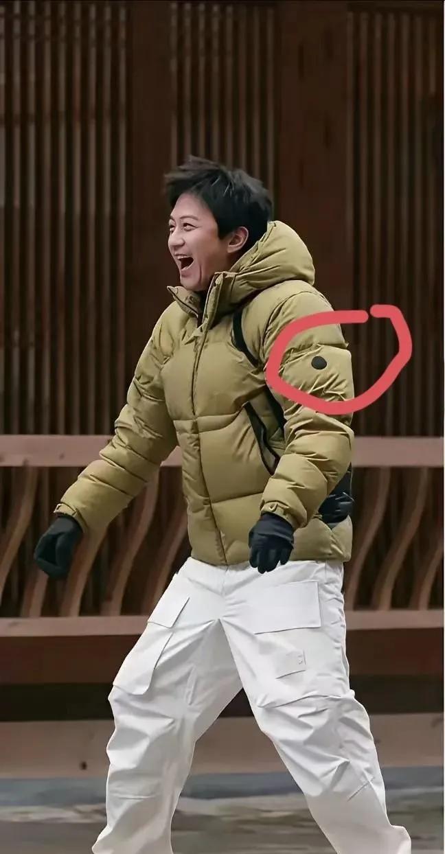 你花1万7买的羽绒服，可能还不如楼下裁缝店里800块的暖和邓超那件17300元