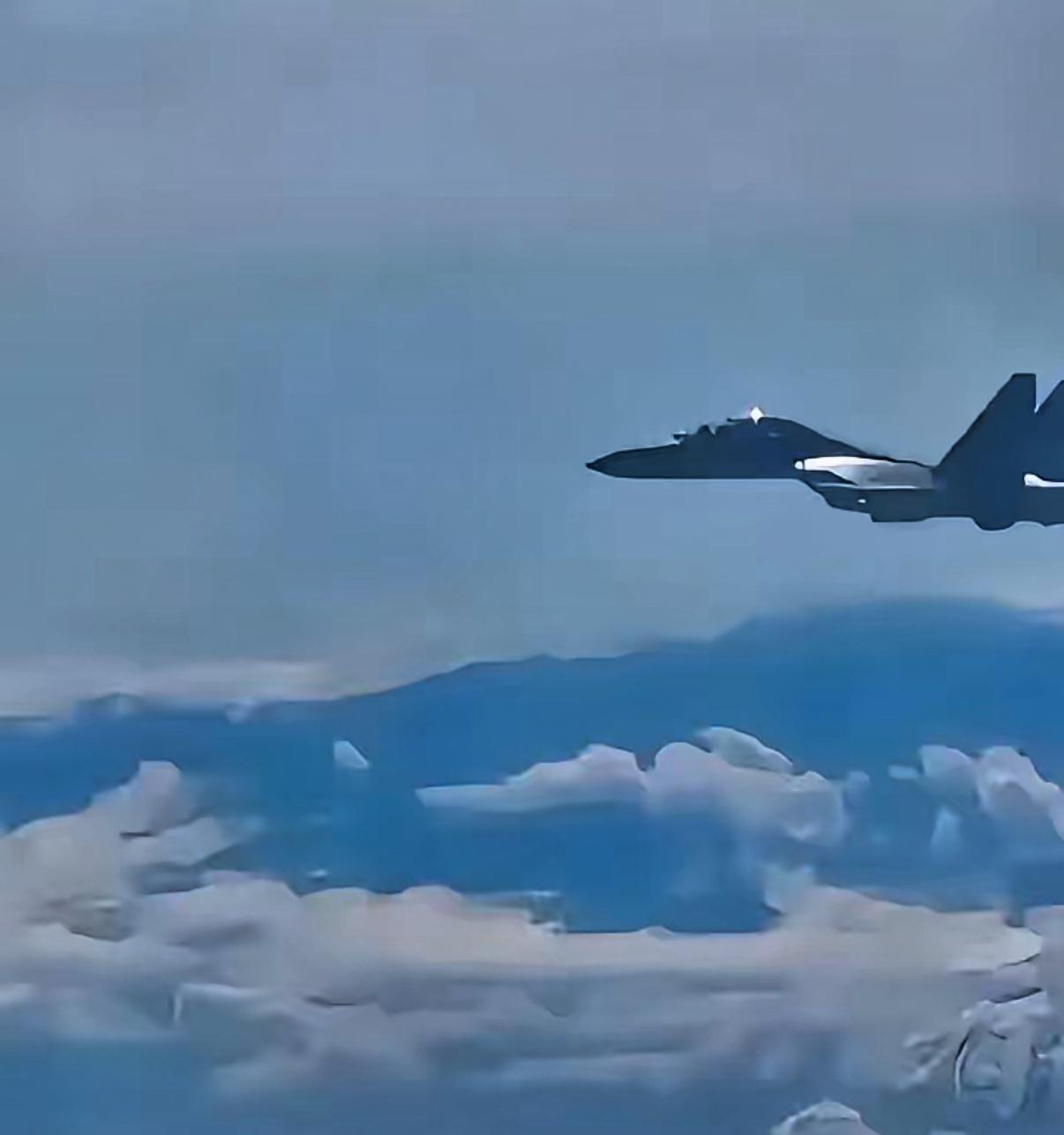 解放军这次不演了，直接掀翻台湾这张无理取闹的桌子！台岛东部空域，台军竟污蔑解放