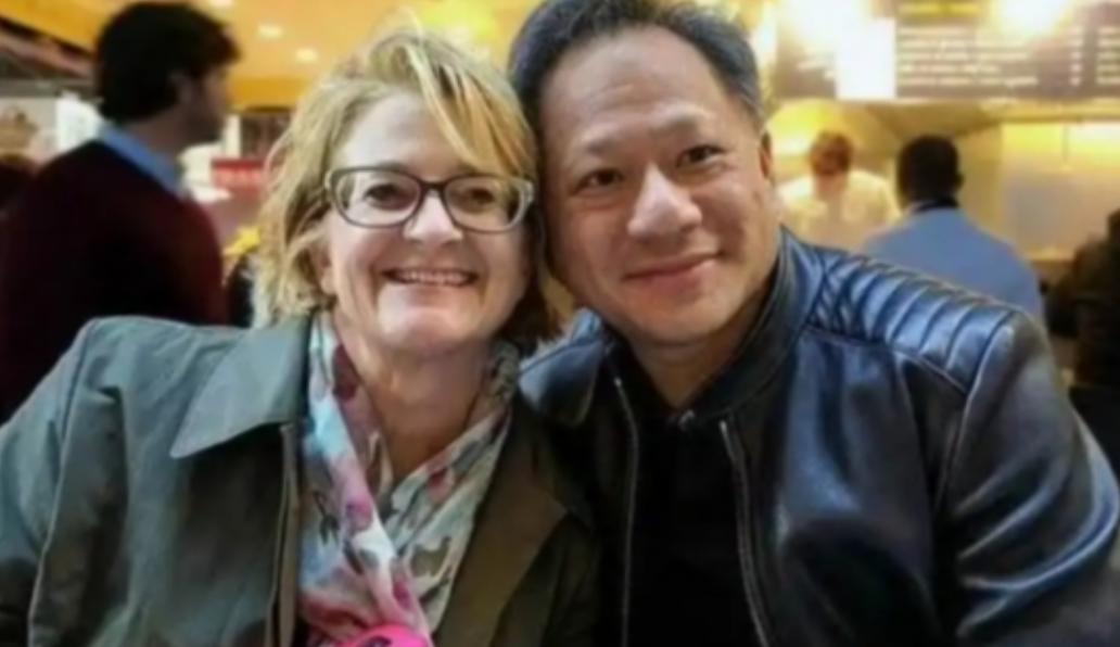 怪不得有这么一种说法，说华人如果和白人结婚，不出三代，基本就看不到华人的模样咯，