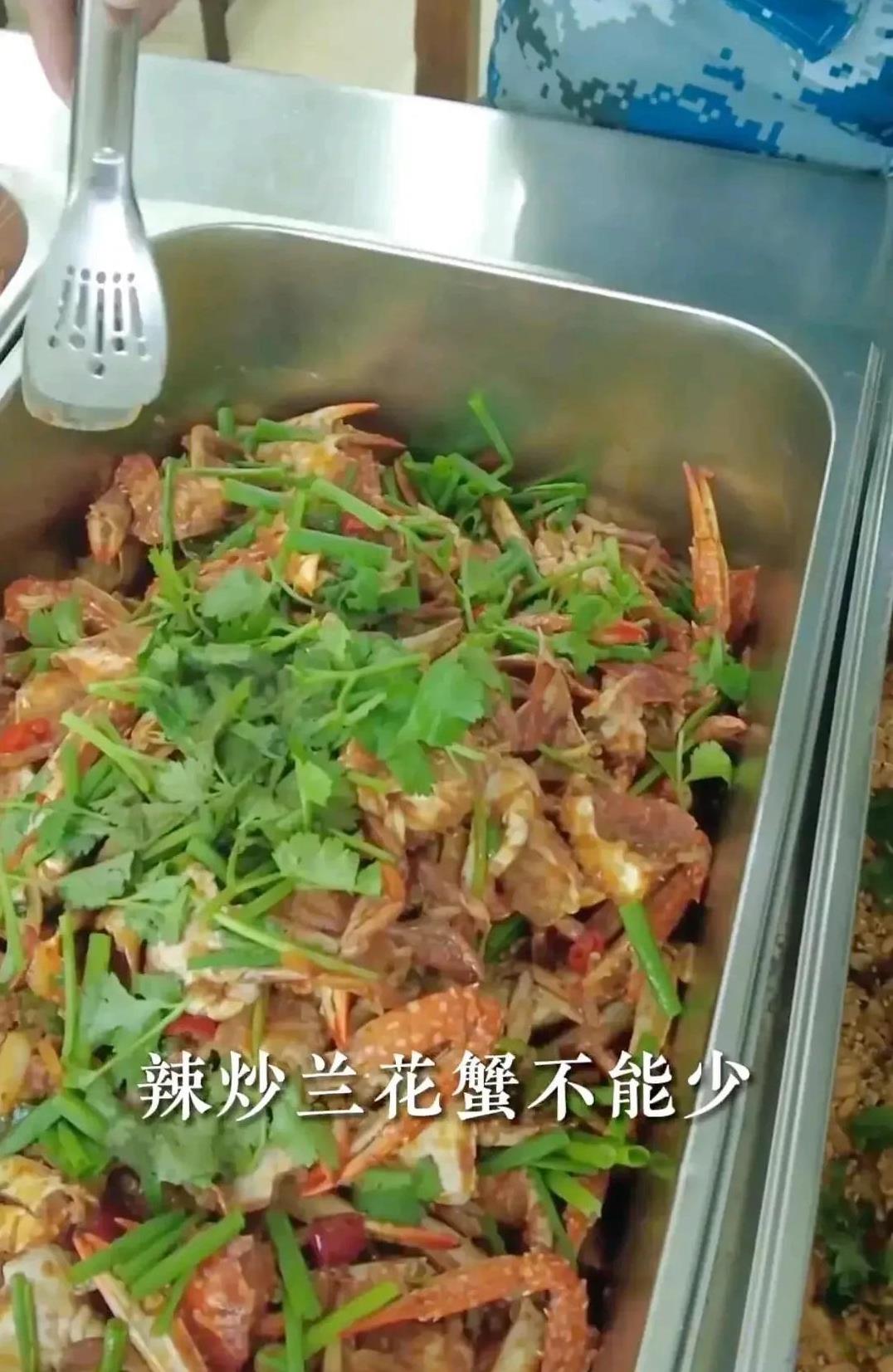 解放军战斗机飞行员空勤灶的伙食。