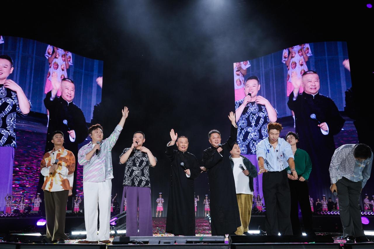 德云男团空降岳云鹏演唱会岳云鹏“非要唱”太原演唱会，一场本该属于他的个人歌唱演