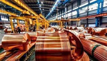 四万多吨铜，一夜之间，从亚洲的仓库里“蒸发”了！不是被偷了，而是有人打了个招