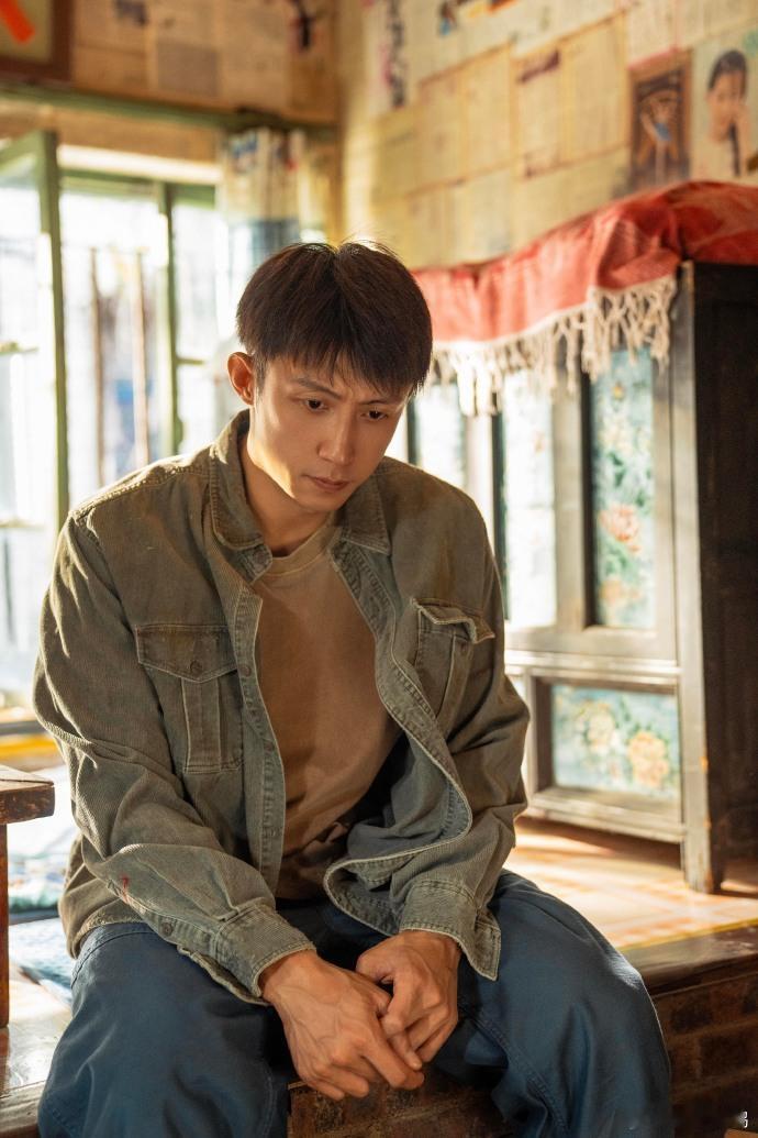 黄景瑜不走爽文路线的大男主张小满的人生经历真的太真实了😌，送过煤气也修过管道，