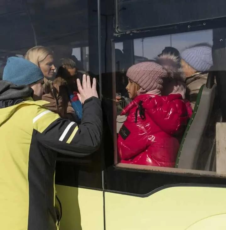 乌克兰移民政策办公室主任瓦西里·沃斯科博伊尼克在直播中公布了一项数据：乌克兰人口