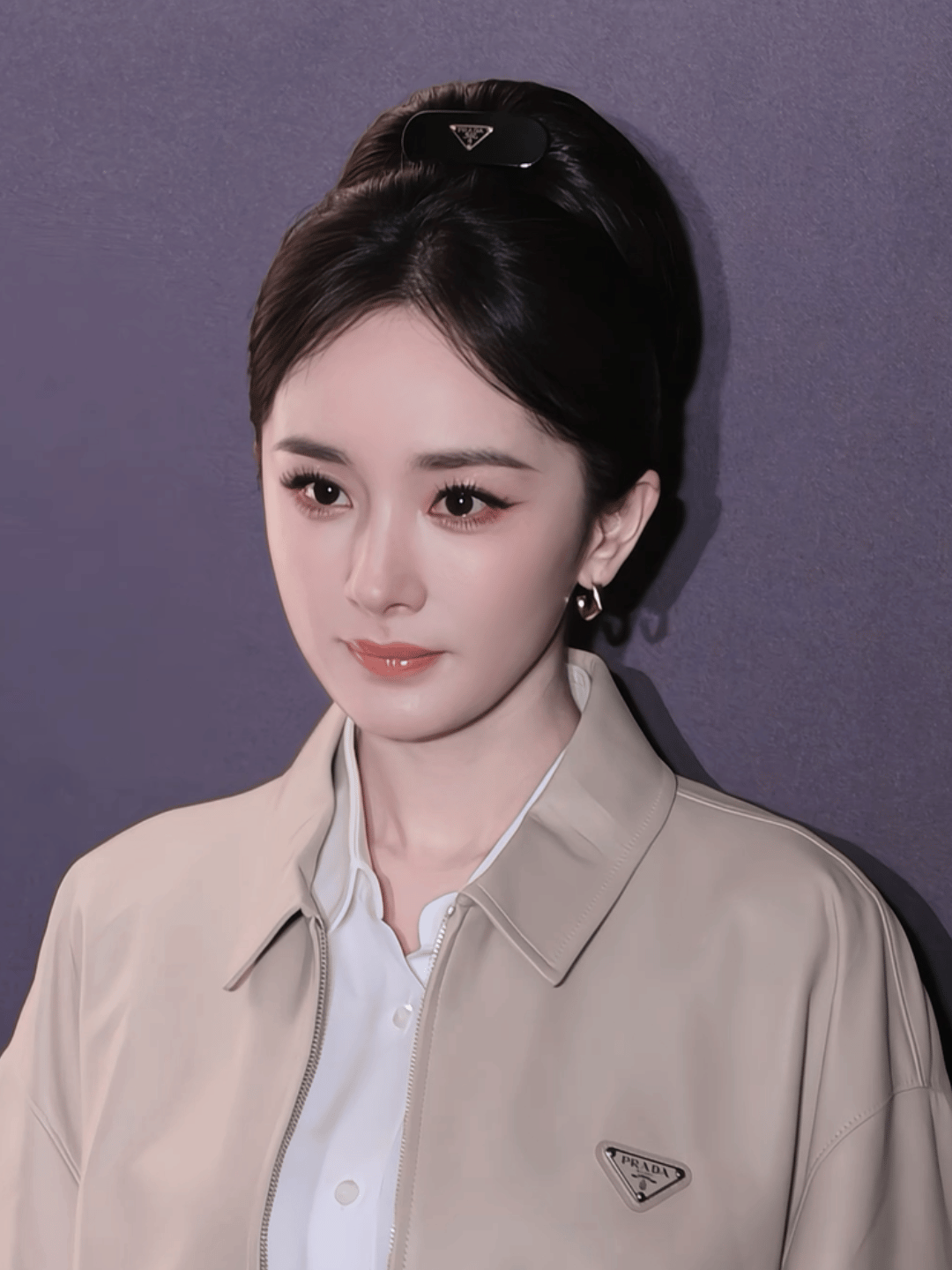 杨幂一抬眼我就知道对味了·杨幂完全女王来的姐今天也是气场全开了，幂神怎么状态