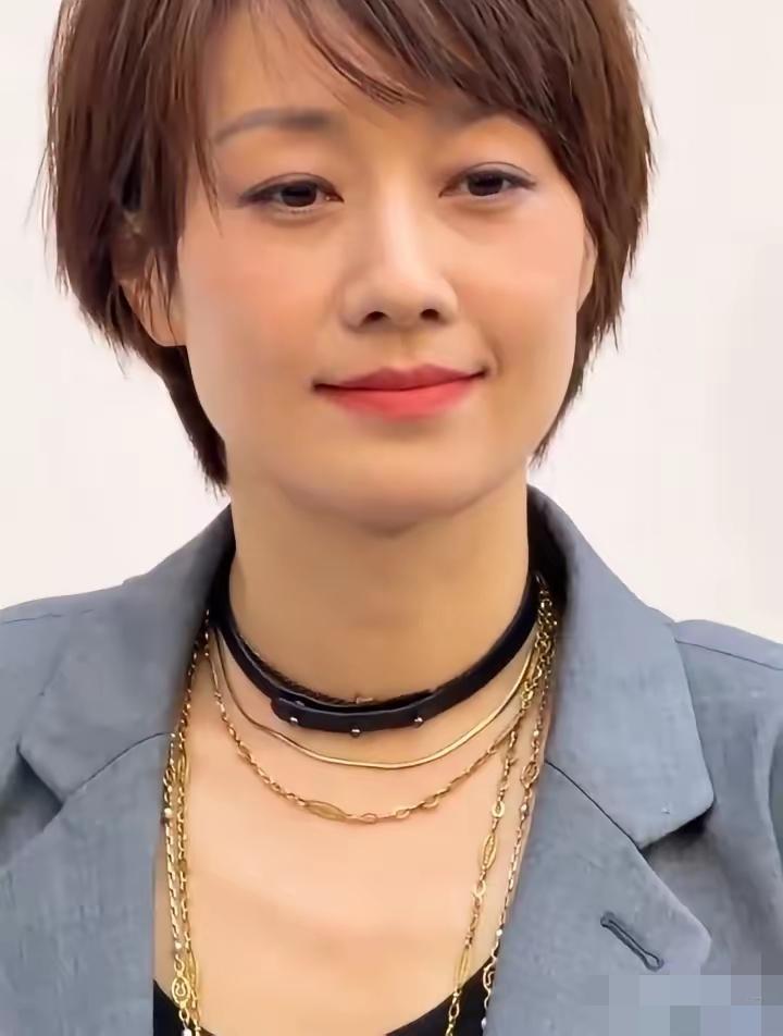 马伊琍，冲上热搜！​​9月16号，马伊琍冲上热搜，不是因为有新剧，也不是被曝新
