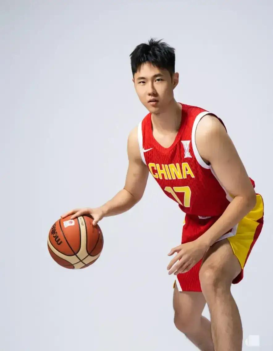 现役本土前十控卫：10、姜宇星（辽宁）9、郭艾伦（广州）8、吴前（浙江稠