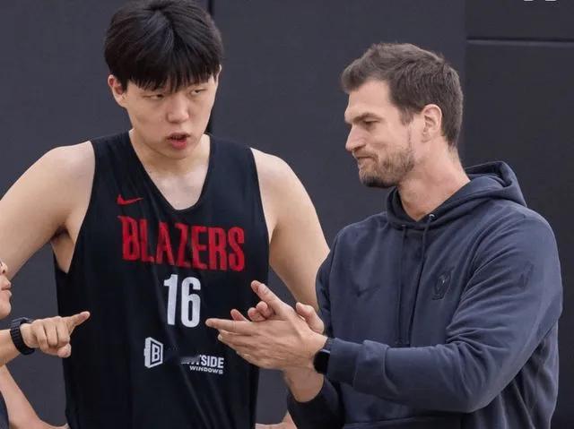 小杨的春天来了吗?劈扣达人斯普利特,开拓者签他当助教本来就是来训克林根和小杨的,