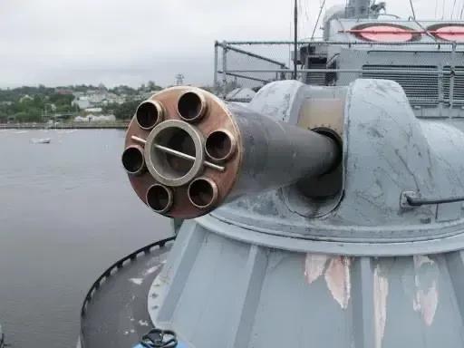 为了整合而整合，仅统一了30×165mm弹壳陆海空弹药统一，会极大简化后勤，