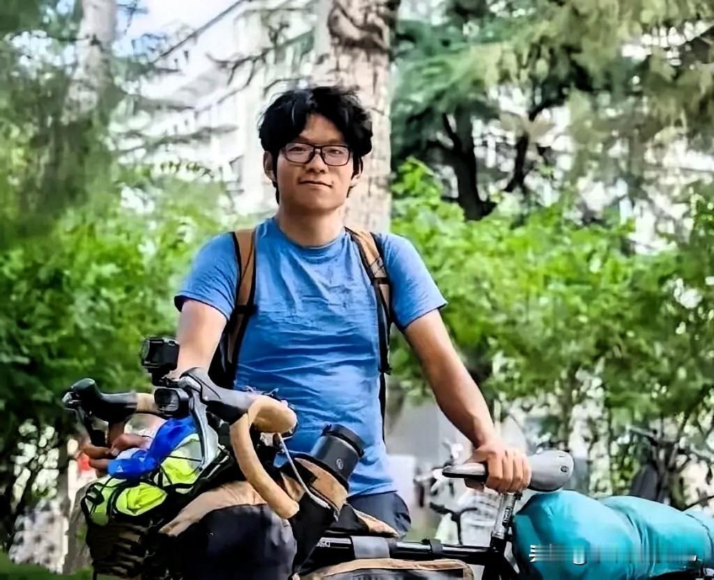 真虎啊！看到昆明小伙李俊辰骑行3300公里去北外报到的新闻，我沉默了许久。