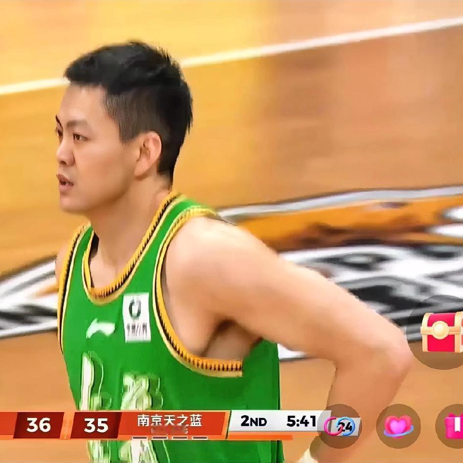 说实话，联赛打到现在，我认为在辽宁队打的最纠结的也让人有些看不懂的应该是姜宇星了