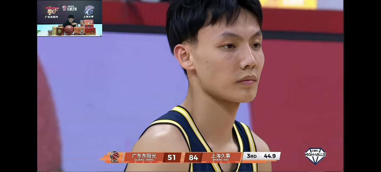 上海89：53痛揍广东，打的广东满地找牙，真的是看不下去：1、上海一上来就快速