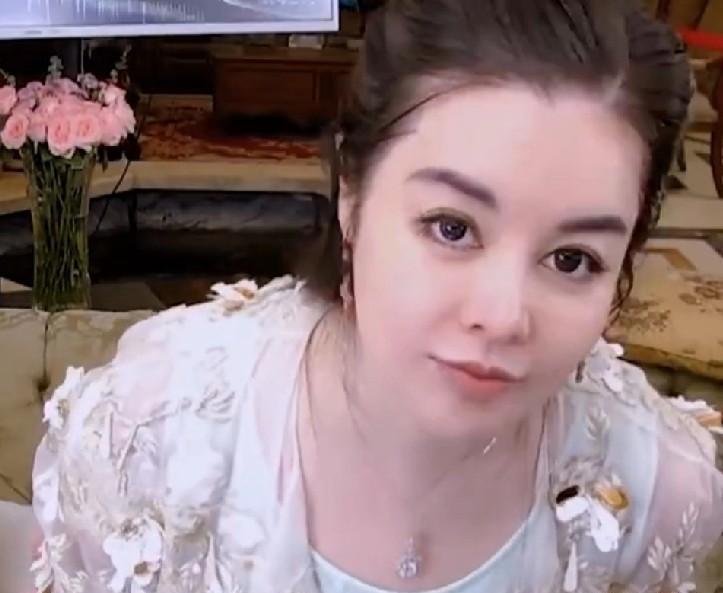 于文红又上热搜了，这次不是因为恋情，而是她亲口承认：所有流量操作，都是“真实生活