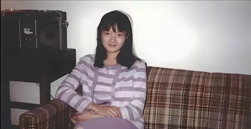 真没想到，这个女人年轻的时候还算是个清秀的美女，但上了年纪之后，竟然胖的判若两人