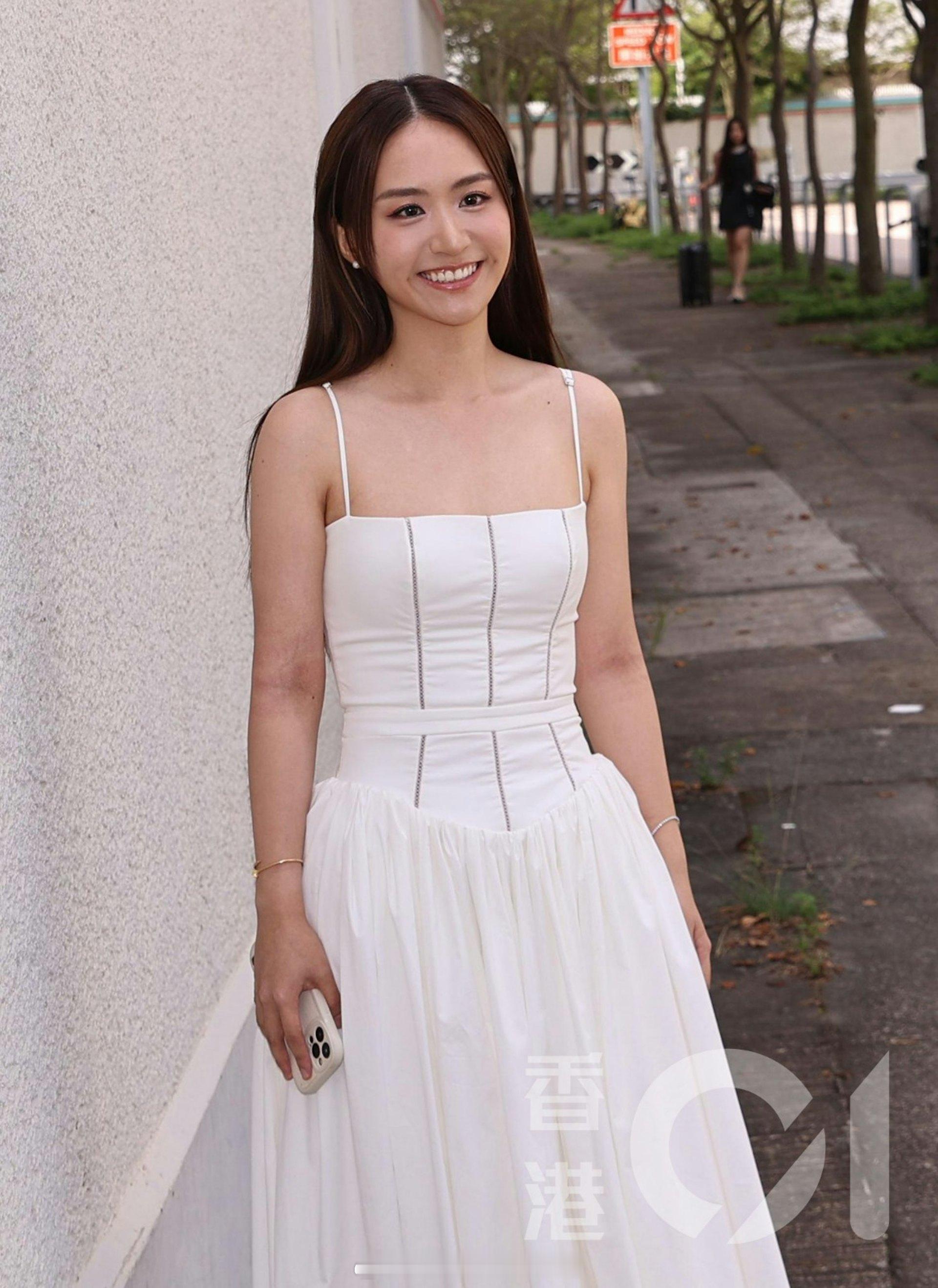 香港小姐2025︱庄雅婷参选引争议　突然宣布退选：保护区议会形象|香港01《