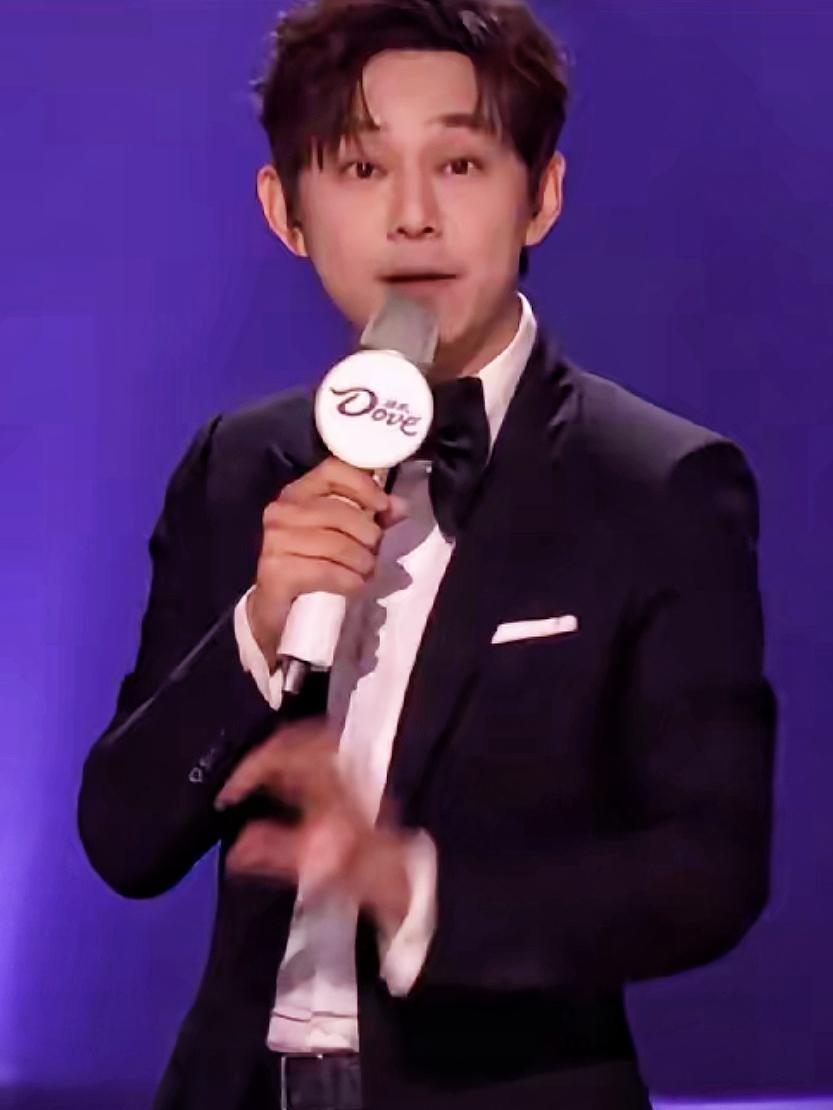 一觉醒来，估计全网都替何炅捏把汗了！这么多年，何炅的情商都有目可睹，何炅估计