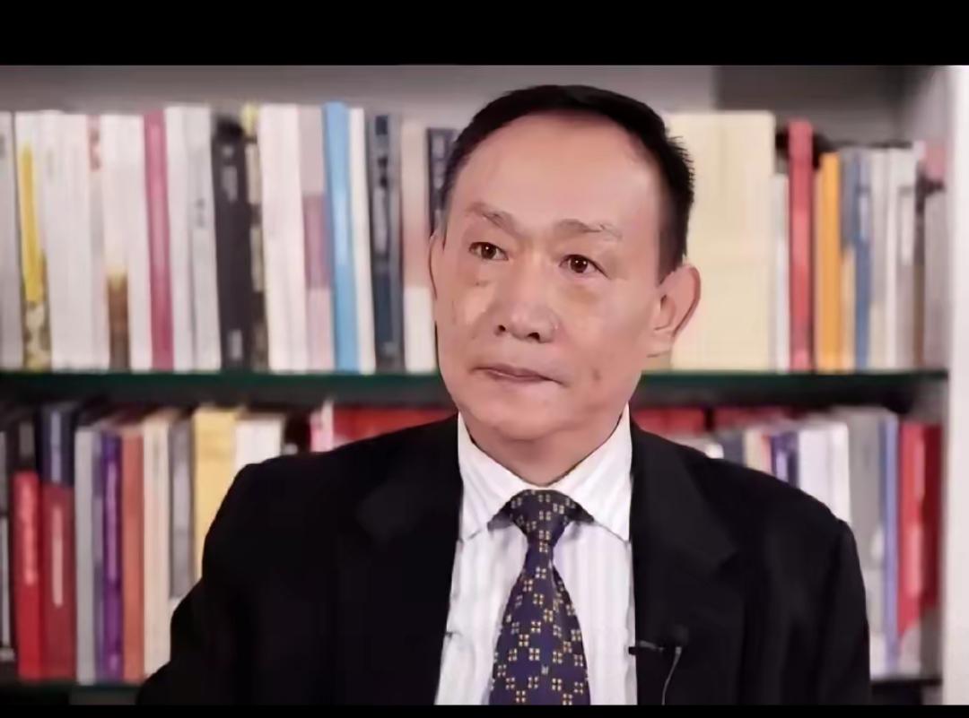 卢麒元说得太实在了！海归回国不是错，错的是忘了根！卢麒元最近的发声，戳