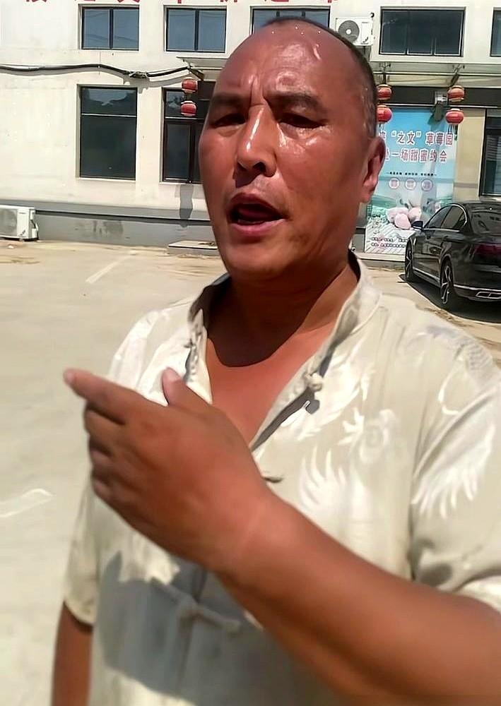 朱之文没想到，最硬气的是大衣嫂。一个陌生网红闯进家门胡搅蛮缠，大衣嫂当场就把人
